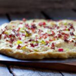 Crispy Cauliflower Pizza Crust: A Healthy Twist to Classic Pie