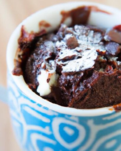 Decadent Keto Chocolate Mug Cake: Quick, Easy & Low-Carb