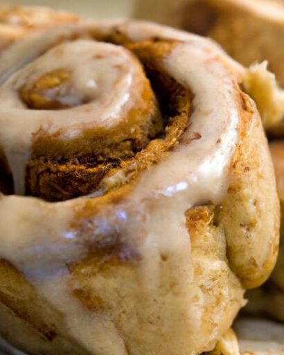 Fluffy Oat Flour Cinnamon Rolls: A Wholesome Delight