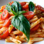 One-Pot Tomato Basil Pasta: Effortless Flavorful Delight
