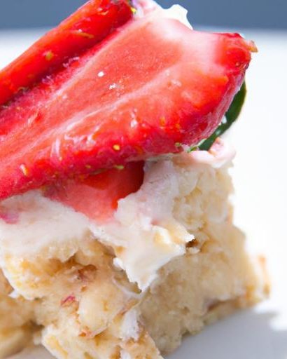 Decadent Keto Strawberry Shortcake: A Low-Carb Delight